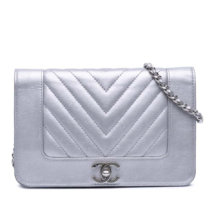 Chanel Chevron Quilted Metallic Lambskin Mademoiselle Wallet On Chain Silver Leather Good condition - Front View