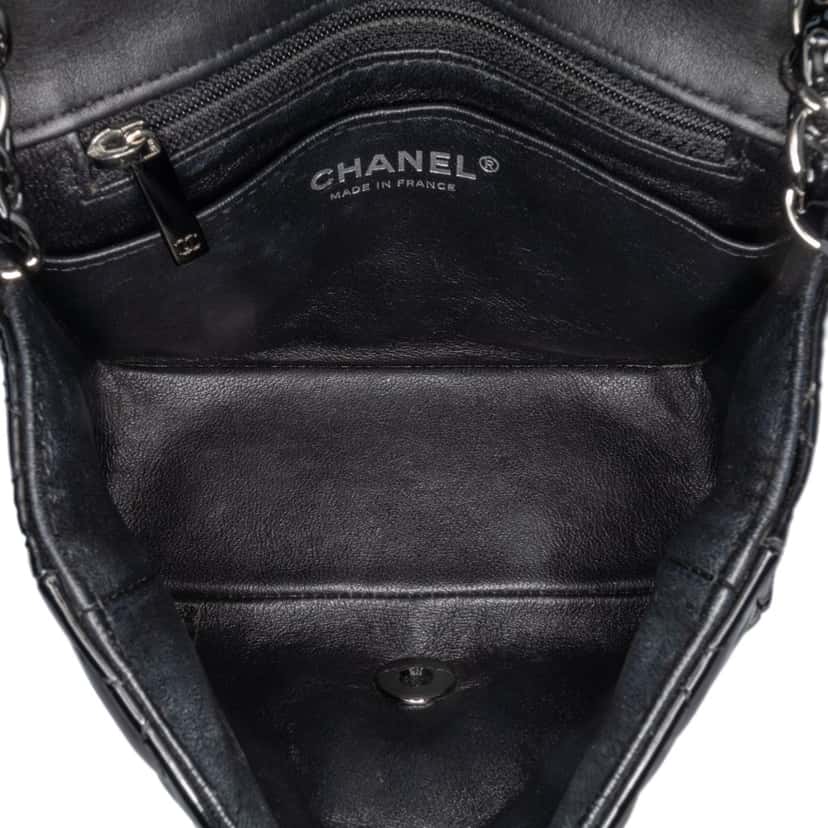 Chanel Mini Square Classic Patent Single Flap Black Leather Good condition - Model View