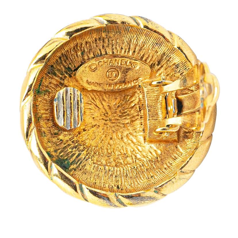 Chanel Gold Plated CC Round Clip On Earrings Gold Metal Good condition - Model View