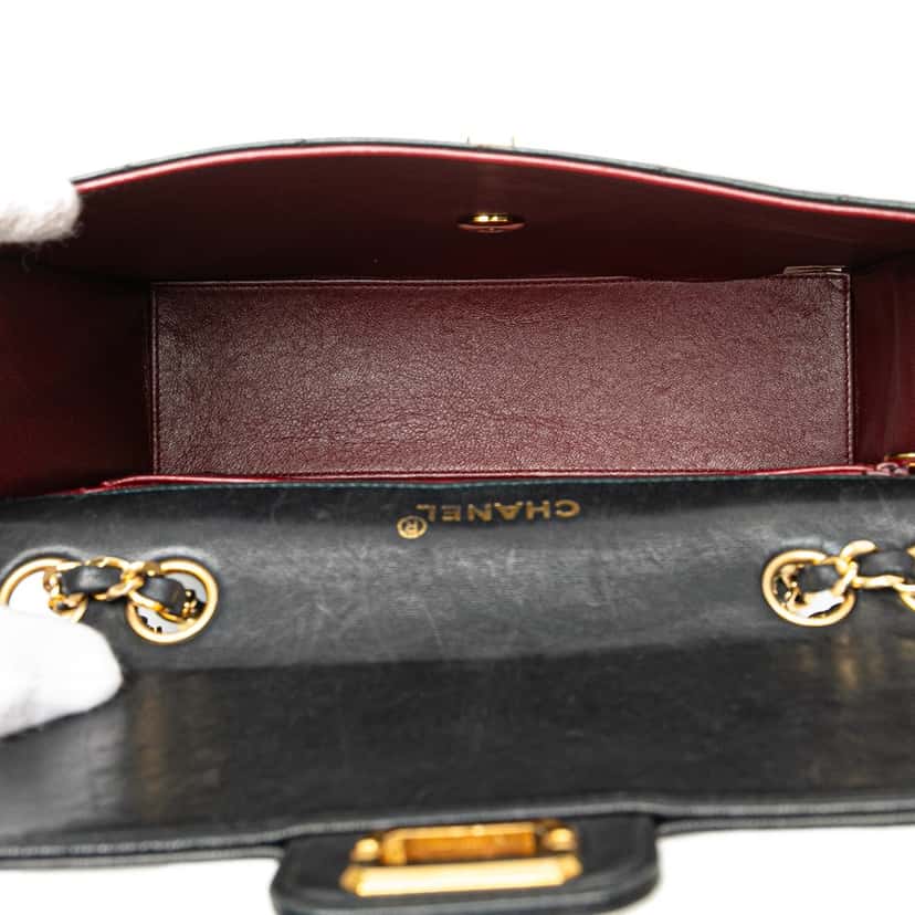 Chanel Medium Reissue 2.55 Quilted Lambskin Single Flap Black Leather Good condition - Model View