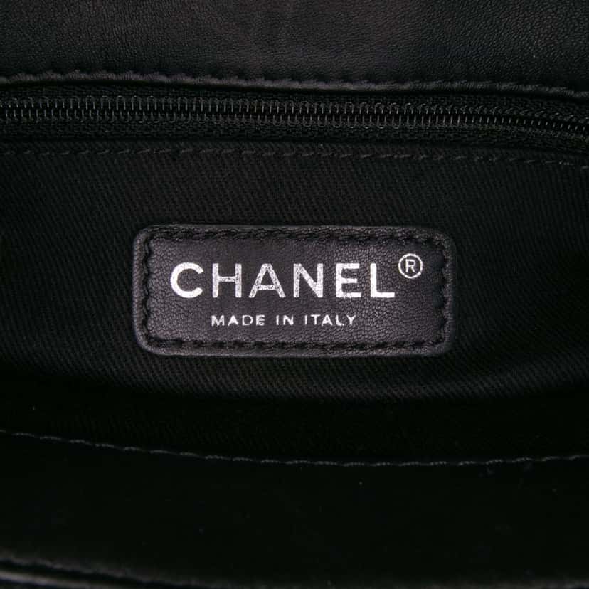 Chanel Medium CC Patent Soft Shopper Tote Black Leather Good condition - Box View