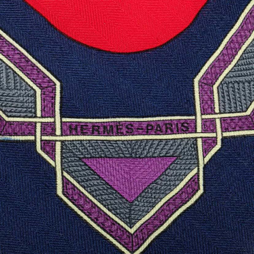 Hermès Cuirs Du Desert Silk Scarf Red Silk Good condition - Model View