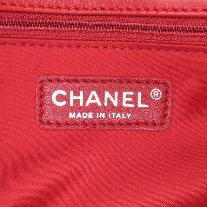 Chanel Medium Lambskin CC Crossing Flap Red Leather Good condition - Box View