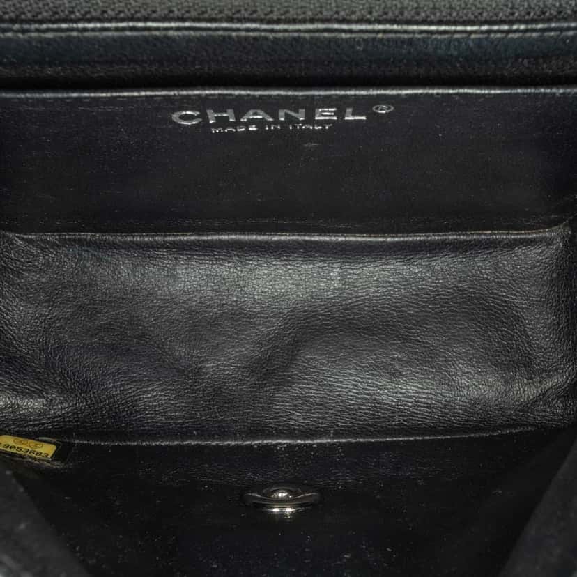 Chanel Mini Square Classic Patent Single Flap Black Leather Very good condition - Model View