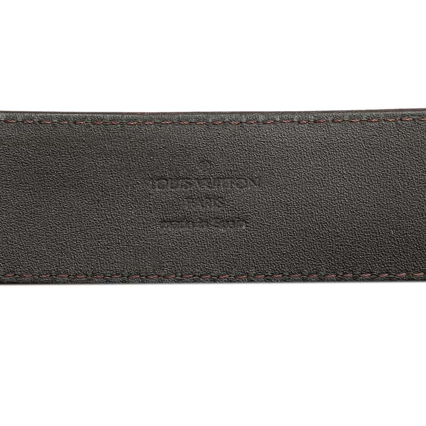 Louis Vuitton Taiga Initiales Belt Grey Leather Good condition - Model View