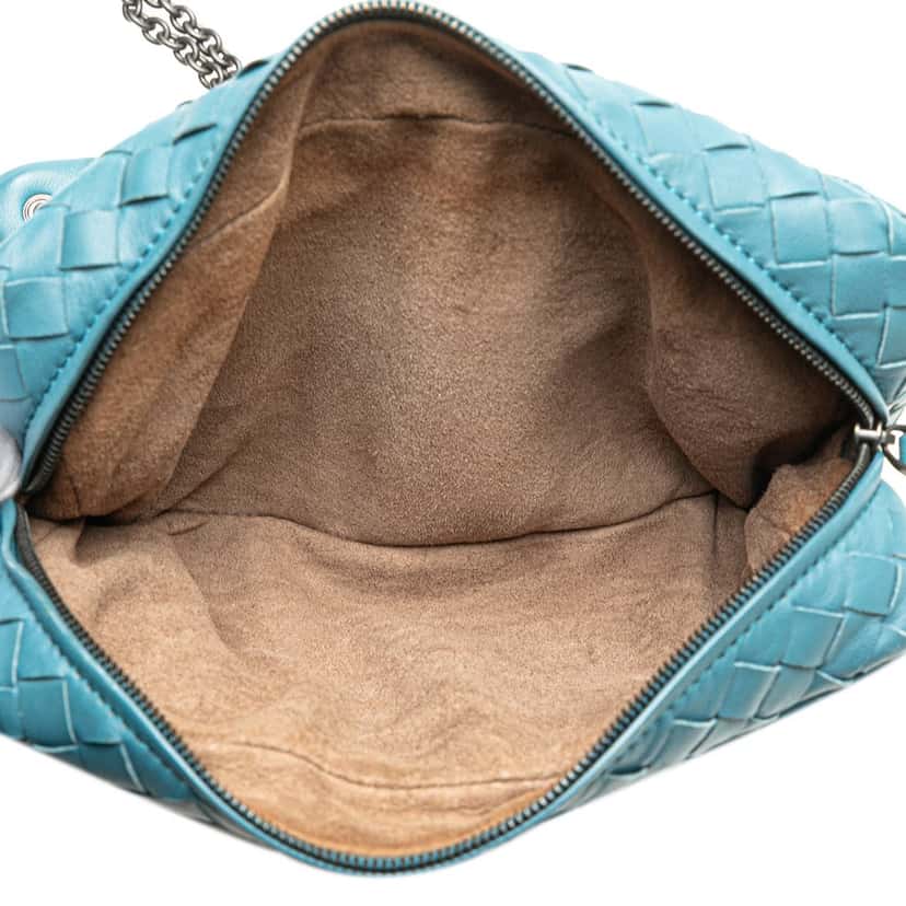 Bottega Veneta Mini Nappa Intrecciato Expandable Chain Crossbody Blue Leather Good condition - Model View