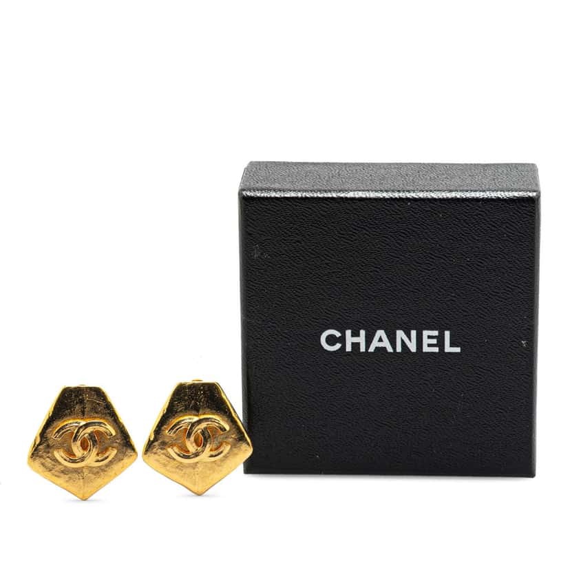 Chanel Gold Plated CC Pentagon Clip On Earrings Gold Metal Good condition - Model View