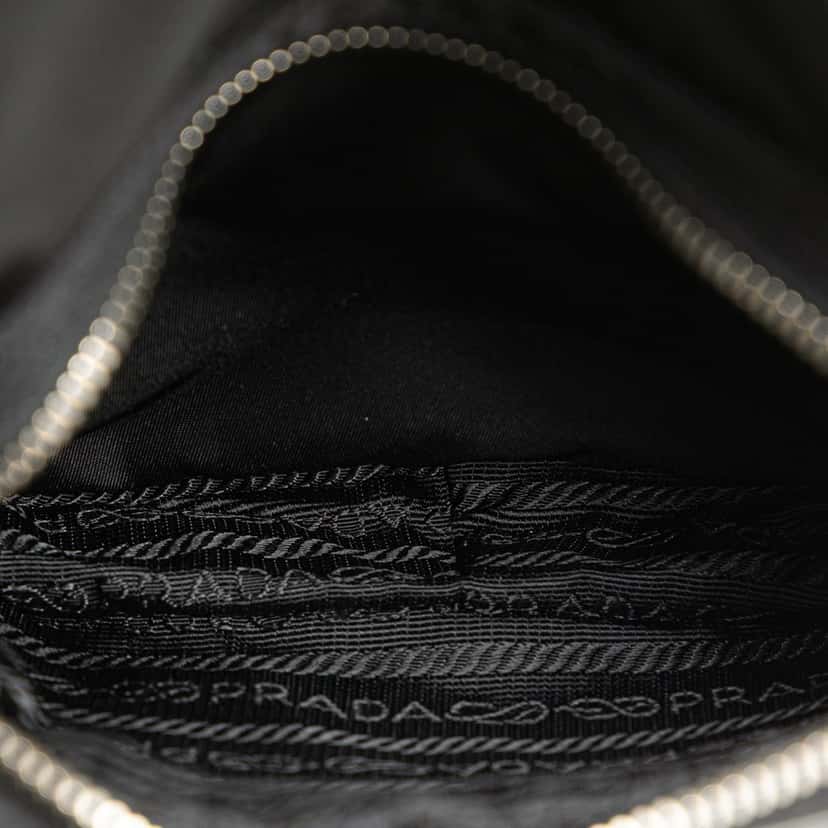Prada Re-Nylon Shoulder Bag Black Good condition - Model View