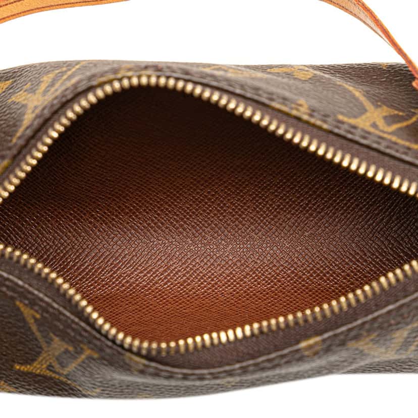 Louis Vuitton Monogram Papillon Pochette Brown Canvas Fair condition - Model View