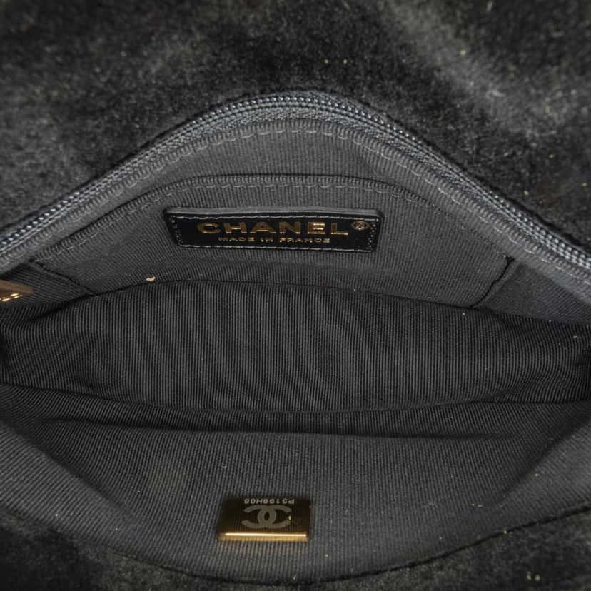 Chanel Mini Quilted Velvet Double Frame Flap Black Velvet Good condition - Model View