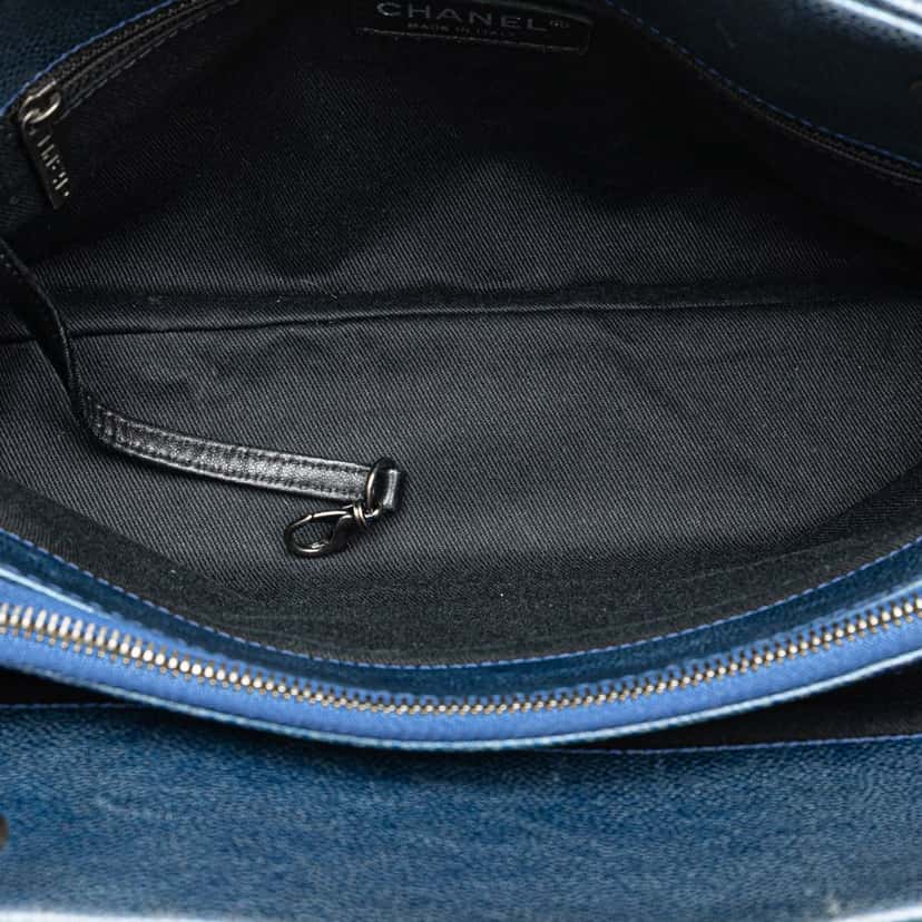 Chanel Quilted Iridescent Caviar Chic Shopping Tote Blue Leather Very good condition - Model View