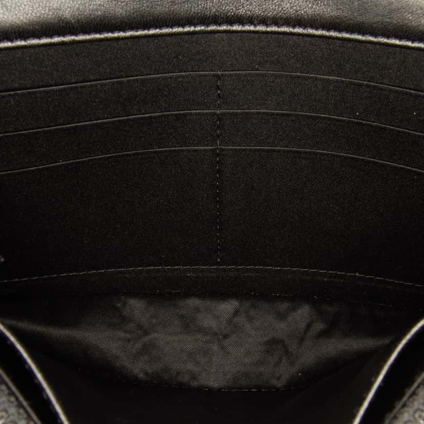 Chanel CC Quilted Crinkled Patent Wallet On Chain Black Leather Good condition - Model View