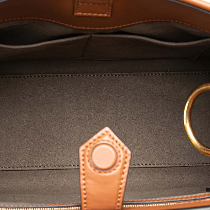 Fendi Small Leather Runaway Satchel Brown Leather Good condition - Model View