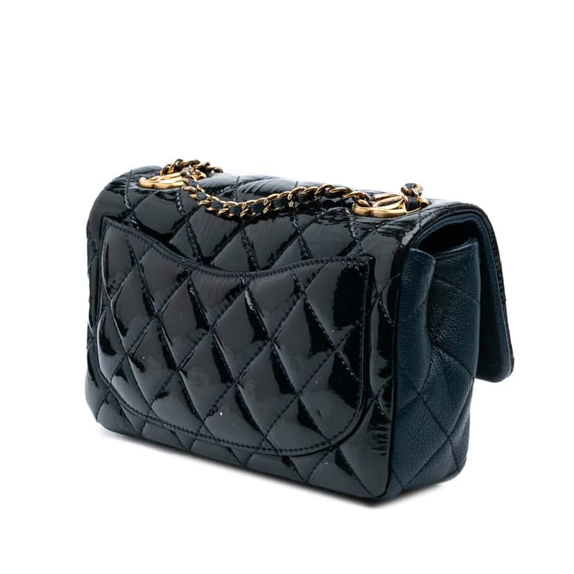 Chanel Paris-Salzburg Small Patent and Goatskin CC Eyelet Flap Blue Leather Good condition - Back View