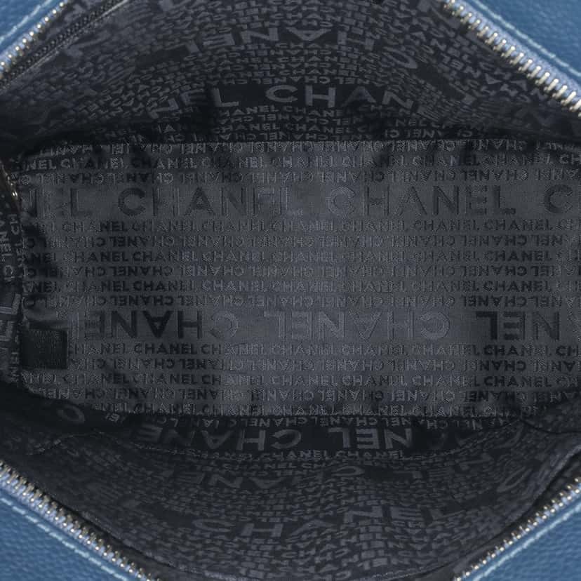 Chanel Quilted Canvas and Caviar Tassel Tote Blue Canvas Good condition - Model View
