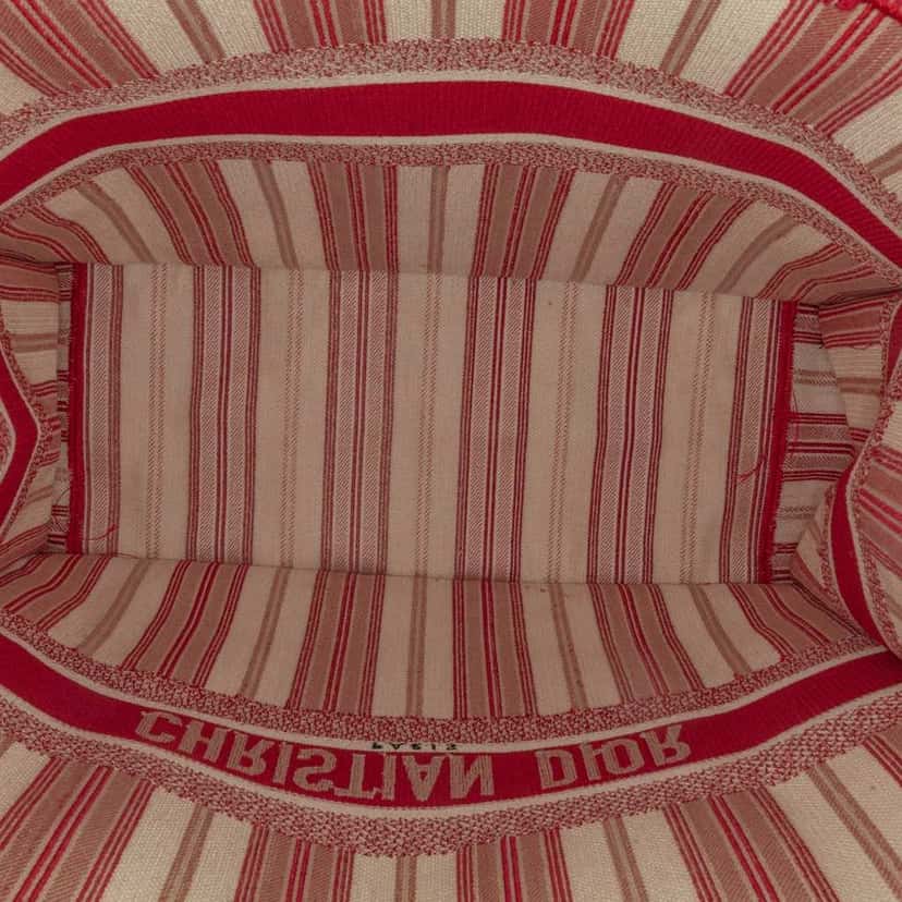 Dior Large Striped Book Tote Red Canvas Very good condition - Model View
