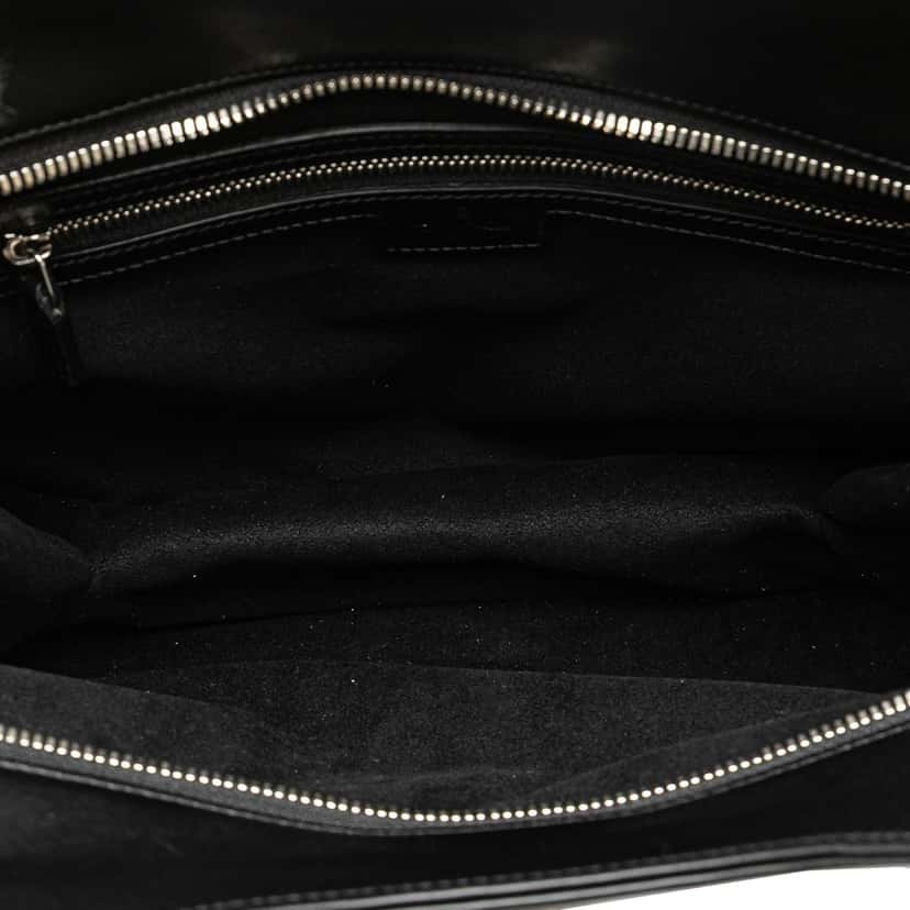 Gucci Small Leather Petite GG Tote Black Leather Good condition - Model View
