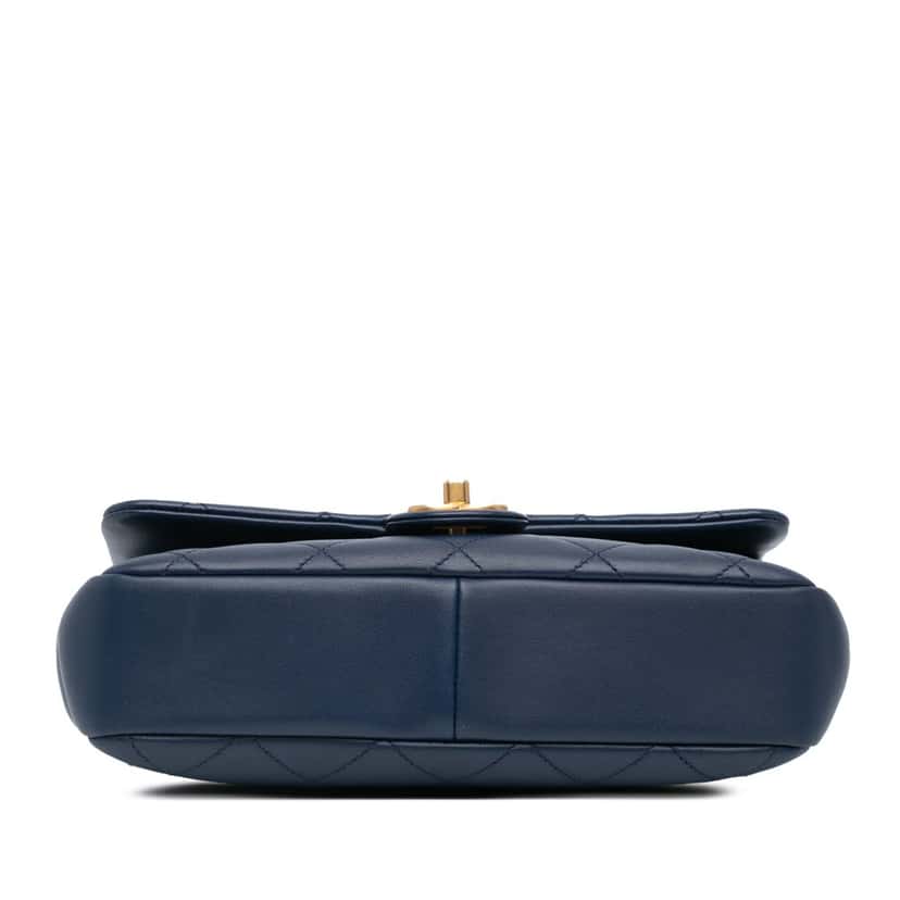 Chanel Medium Lambskin In the Loop Flap Blue Leather Good condition - Inside View