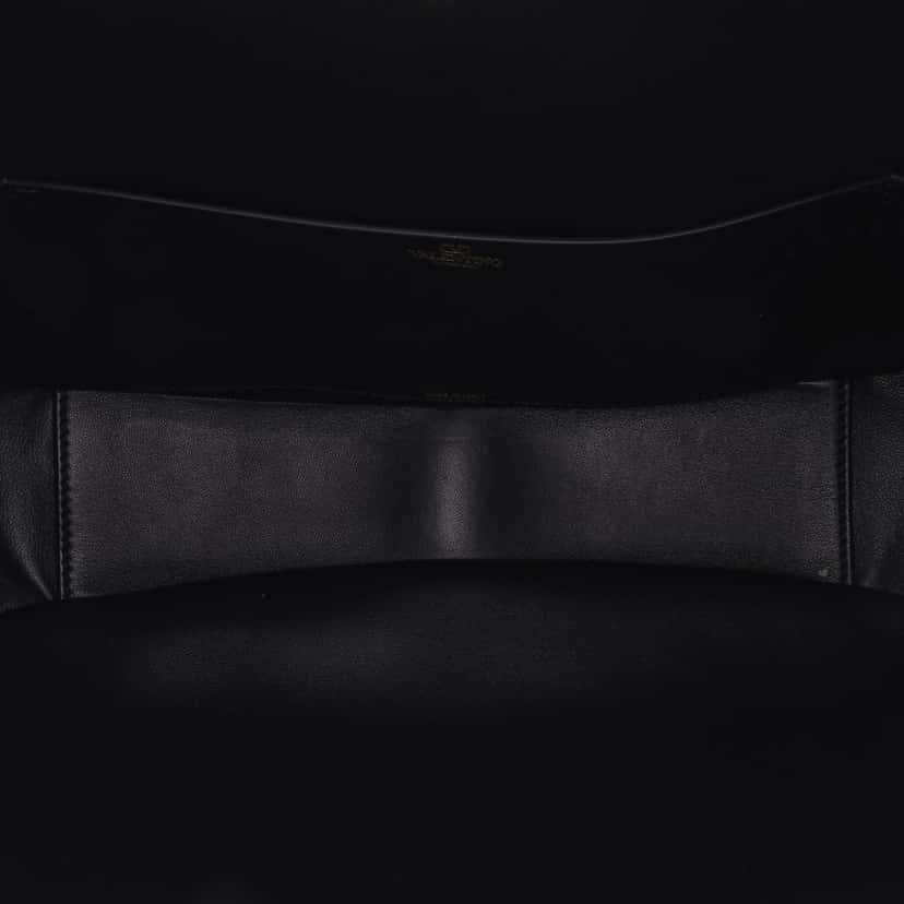 Valentino Leather Vlogo Gate Shoulder Bag Black Leather Good condition - Model View