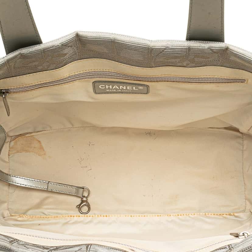 Chanel New Travel Line Nylon Tote Grey Fair condition - Model View