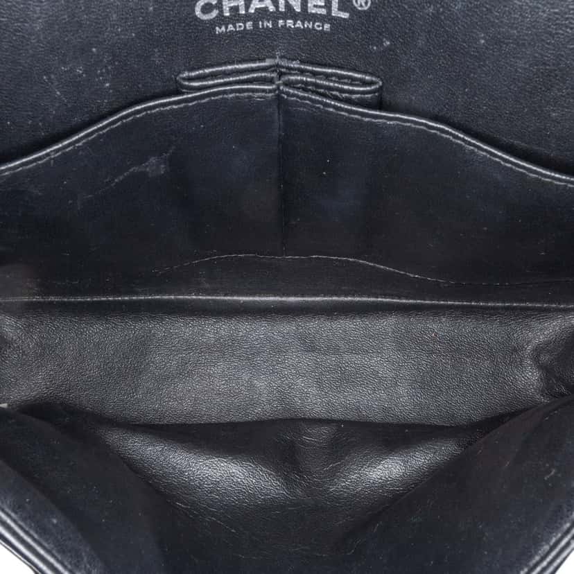 Chanel Medium Classic Chevron Patent Double Flap Black Leather Very good condition - Box View