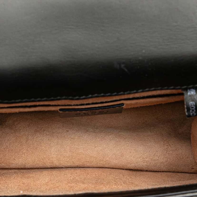 Gucci Mini Leather Web Sylvie Chain Crossbody Black Leather Good condition - Model View