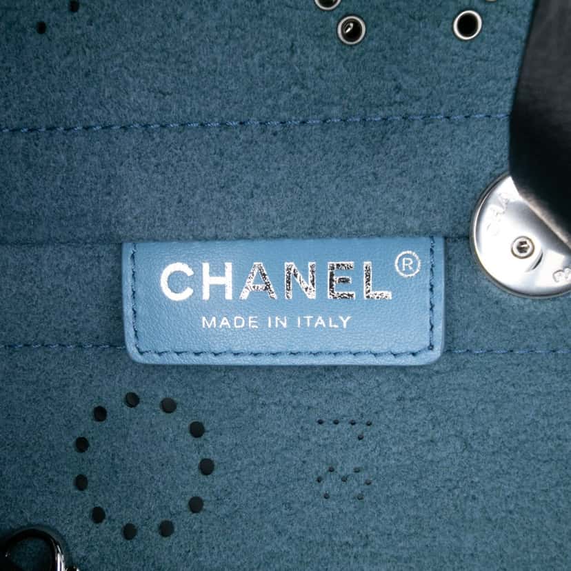 Chanel Calfskin and Tweed Small Piercing Light Bucket Bag Black Leather Good condition - Box View