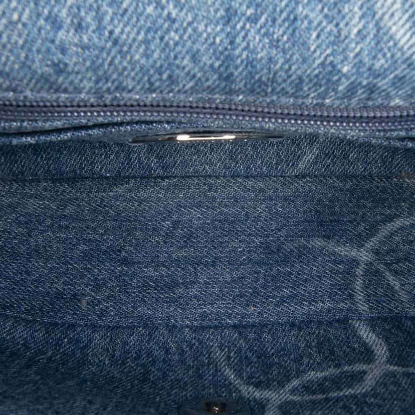 Chanel Mini Square CC Quilted Denim Single Flap Blue Denim Good condition - Model View