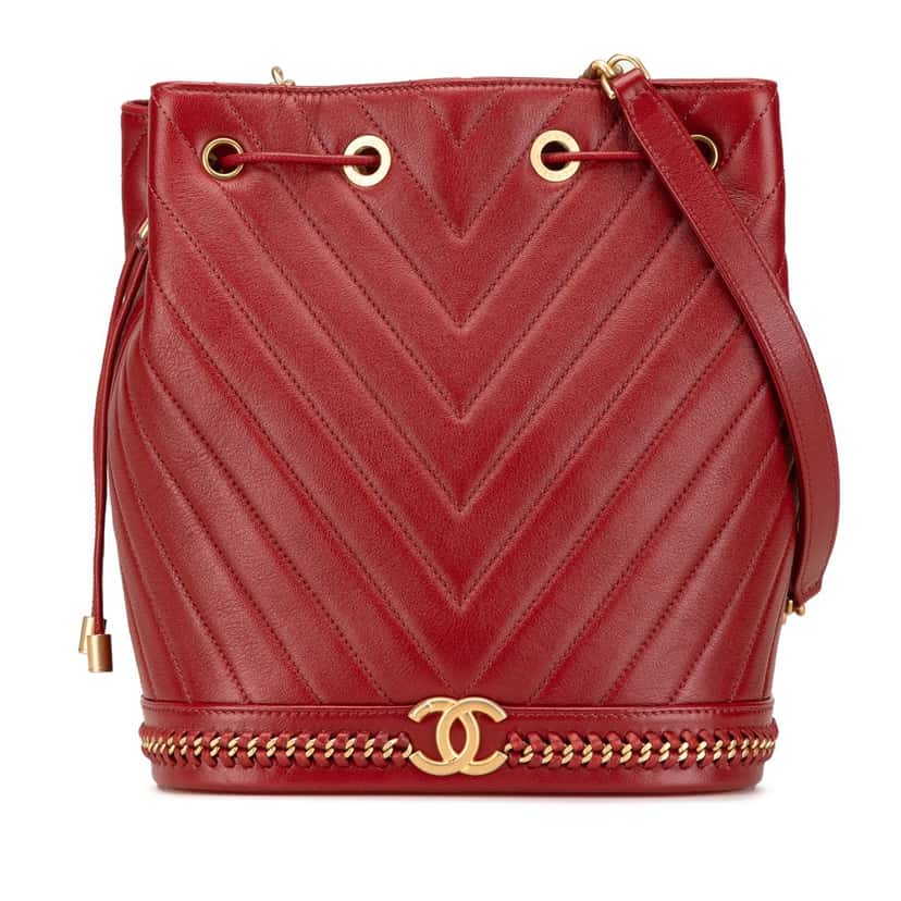 Chanel Paris Cosmopolite Medium Chevron Lambskin Bucket Bag Red Leather Good condition - Front View