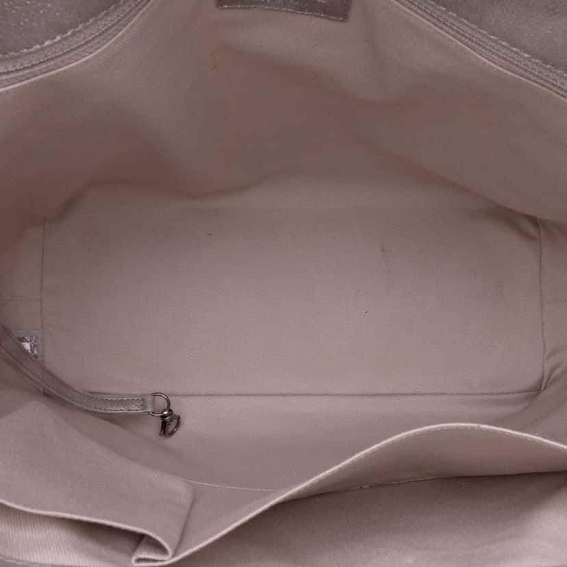 Chanel Quilted Iridescent Calfskin Shopping in Chains Tote Grey Leather Good condition - Model View