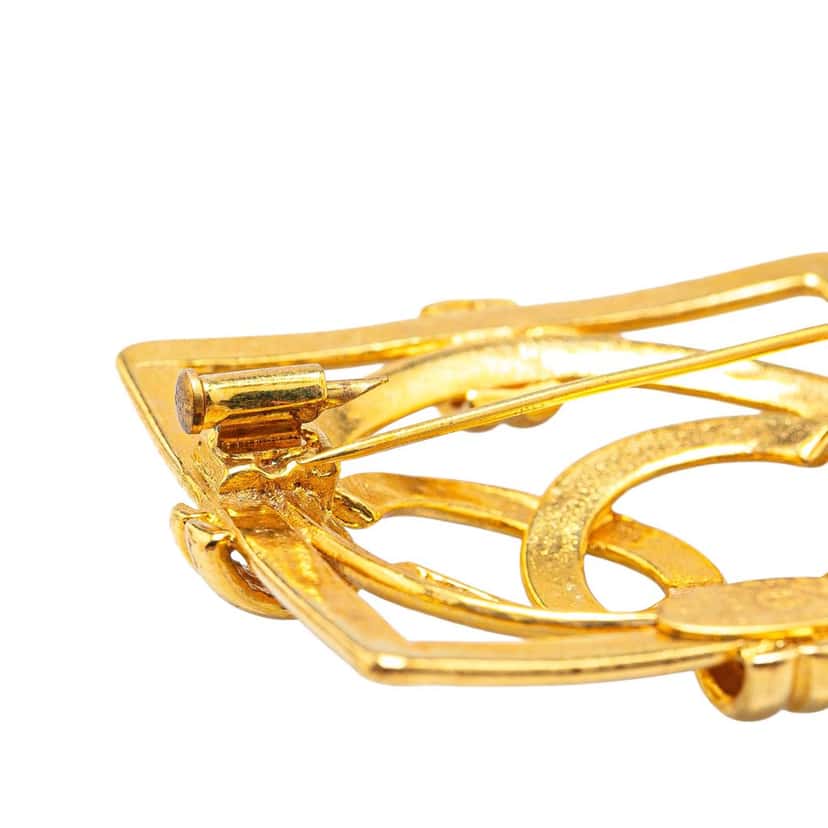 Chanel Gold Plated CC Square Lock Brooch Gold Metal Good condition - Model View
