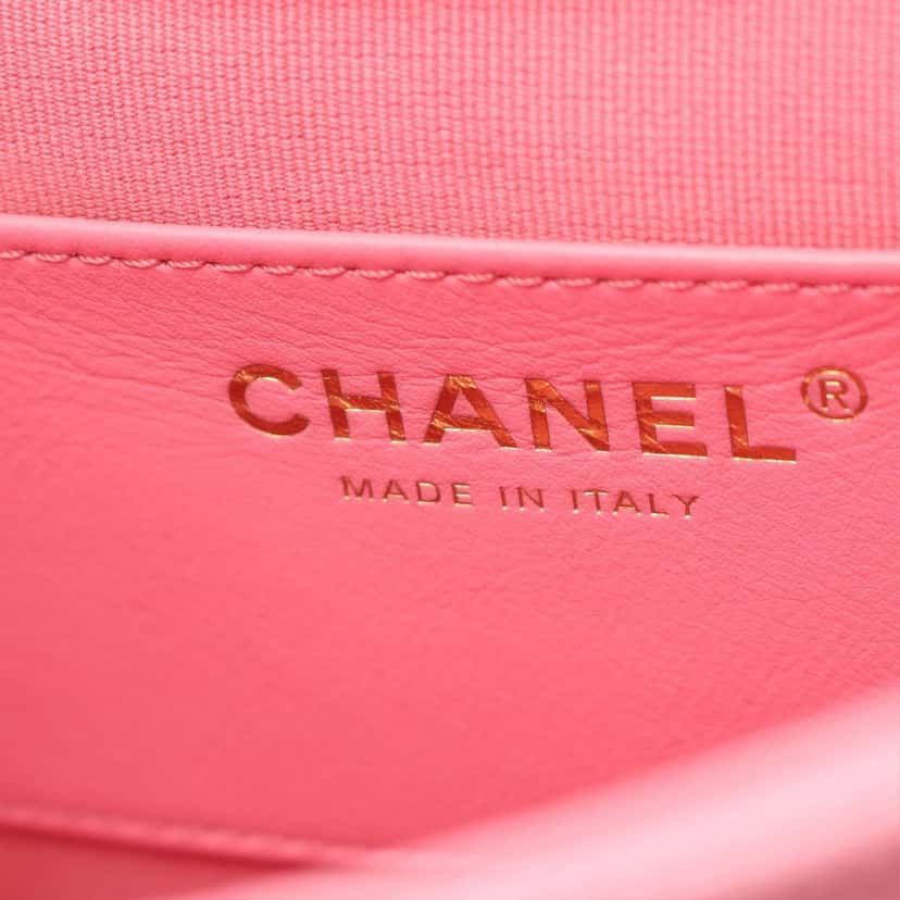 Chanel Small CC Quilted Caviar Chain Flap Pink Leather Good condition - Model View