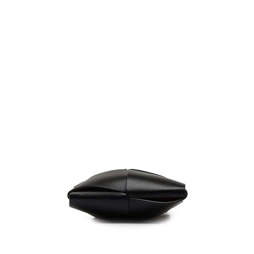 Bottega Veneta Maxi Intrecciato Cut Out Crossbody Bag Black Leather Good condition - Model View