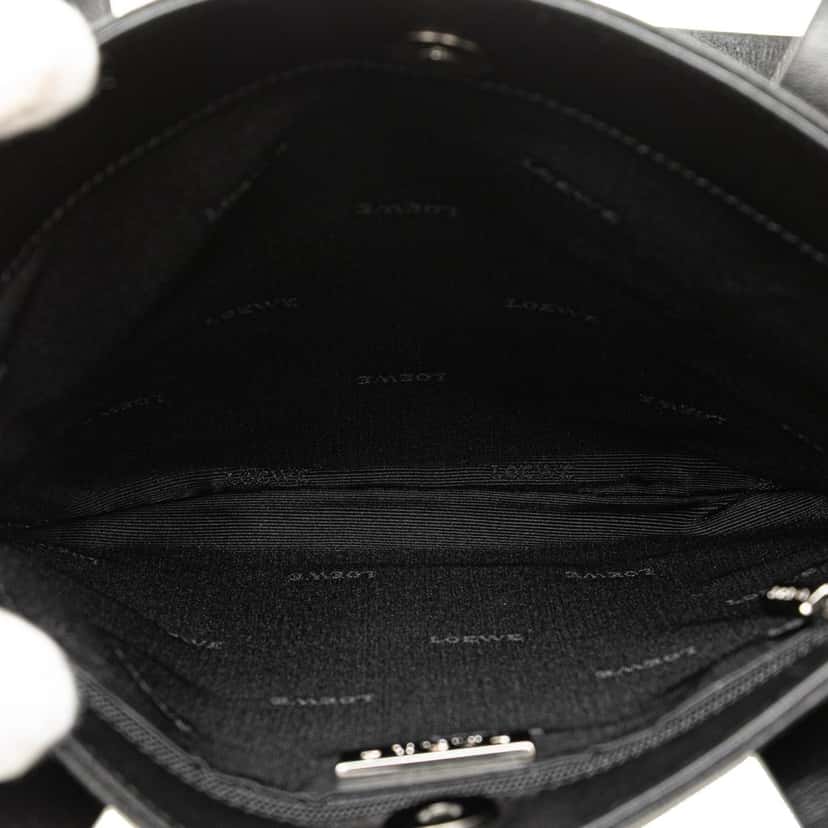 Loewe Anagram Leather Tote Black Leather Good condition - Model View
