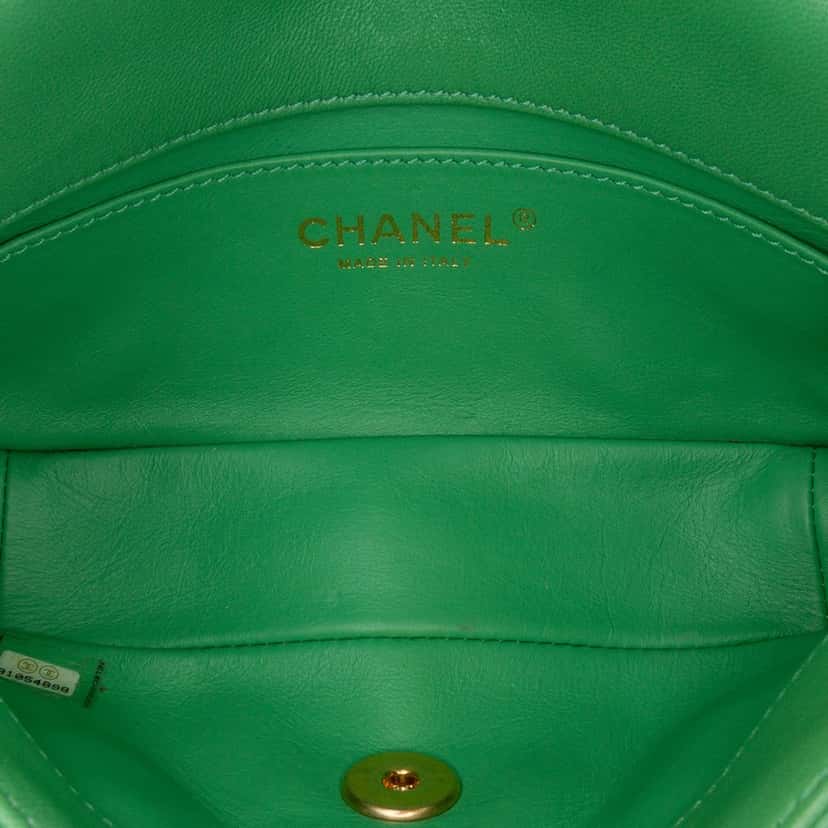 Chanel Small Quilted Lambskin Chain Is More Flap Green Leather Good condition - Model View