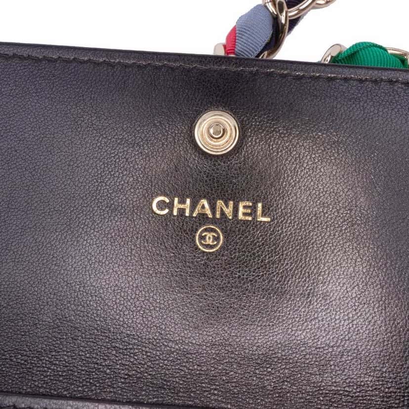 Chanel CC Quilted Shiny Lambskin Ribbon Long Clutch on Chain Black Leather Good condition - Box View