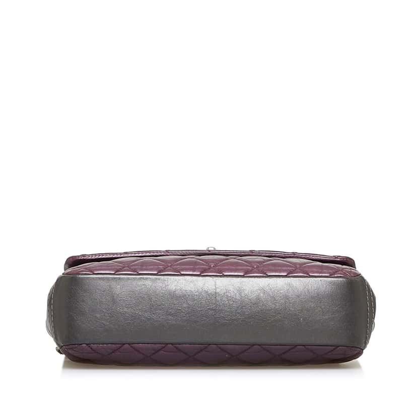 Chanel Glazed Matelasse Portobello Flap Bag Purple Leather Very good condition - Model View