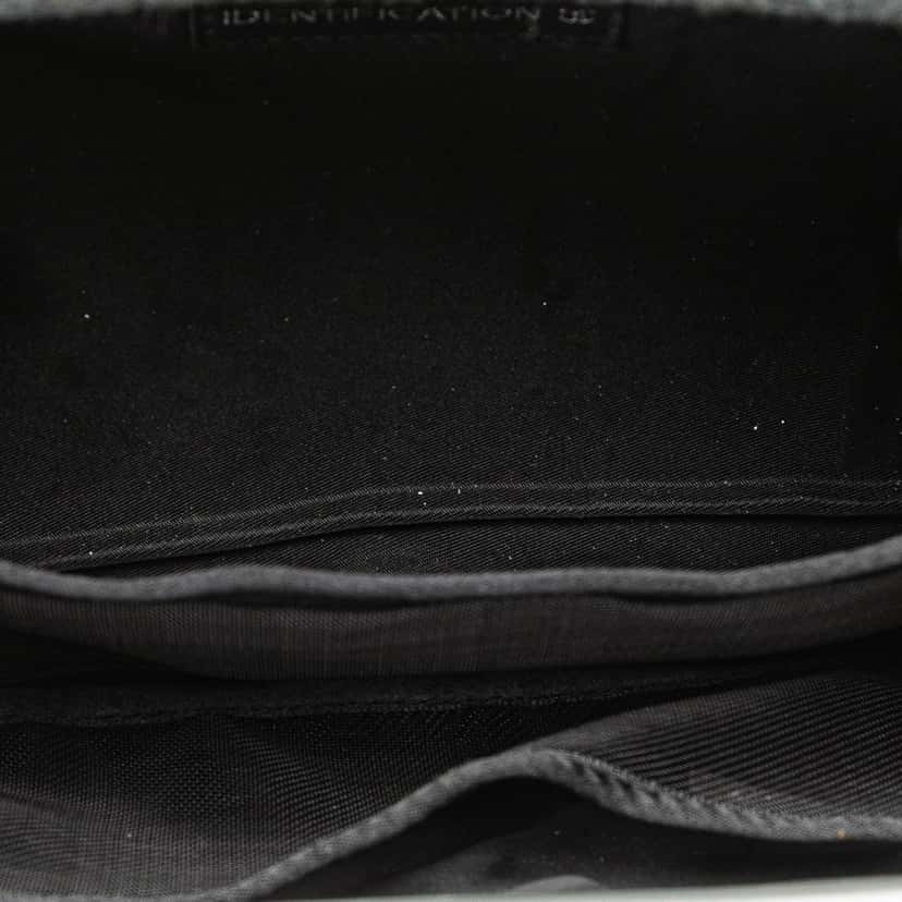 Chanel Felt Millennium Hard Case Crossbody Grey Wool Good condition - Model View