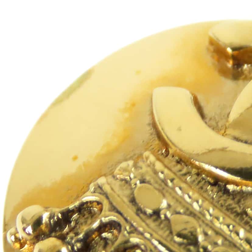 Chanel Gold Plated CC Crown Clip On Earrings Gold Metal Good condition - Model View