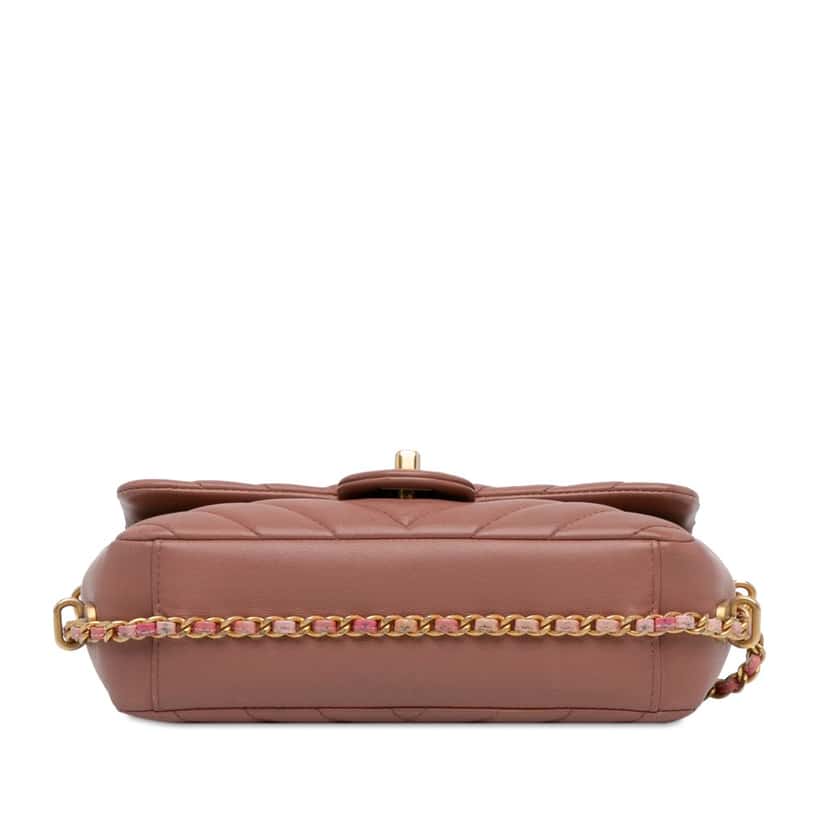 Chanel Mini Rectangular Chevron Lambskin Chain Around Flap Pink Leather Good condition - Model View