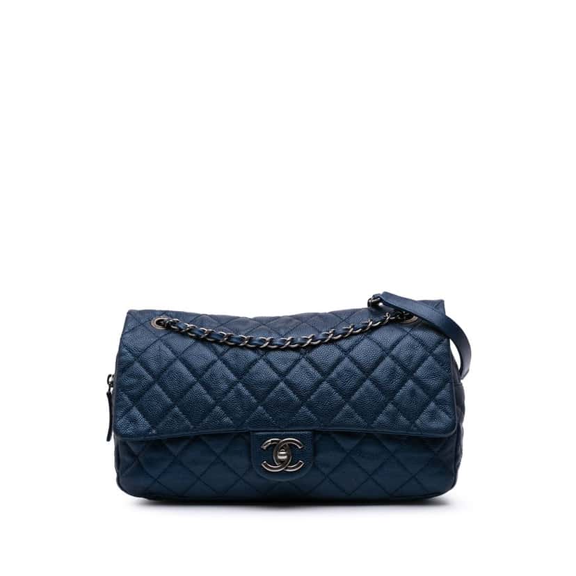 Chanel Jumbo Quilted Iridescent Caviar Easy Flap Blue Leather Good condition - Front View