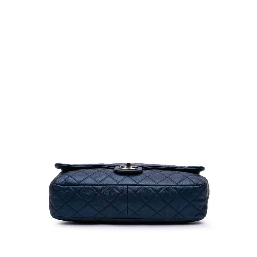 Chanel Jumbo Quilted Iridescent Caviar Easy Flap Blue Leather Good condition - Inside View