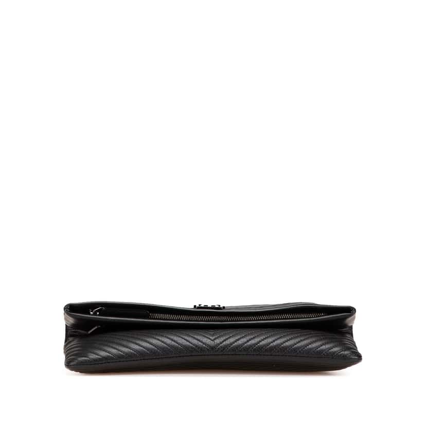 Chanel Chevron Calfskin Boy Fold Over Clutch Black Leather Good condition - Inside View