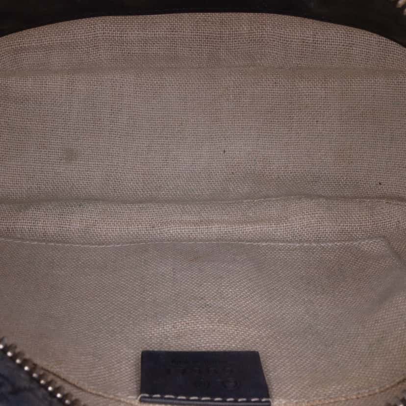 Gucci Microguccissima Bree Crossbody Black Leather Good condition - Model View