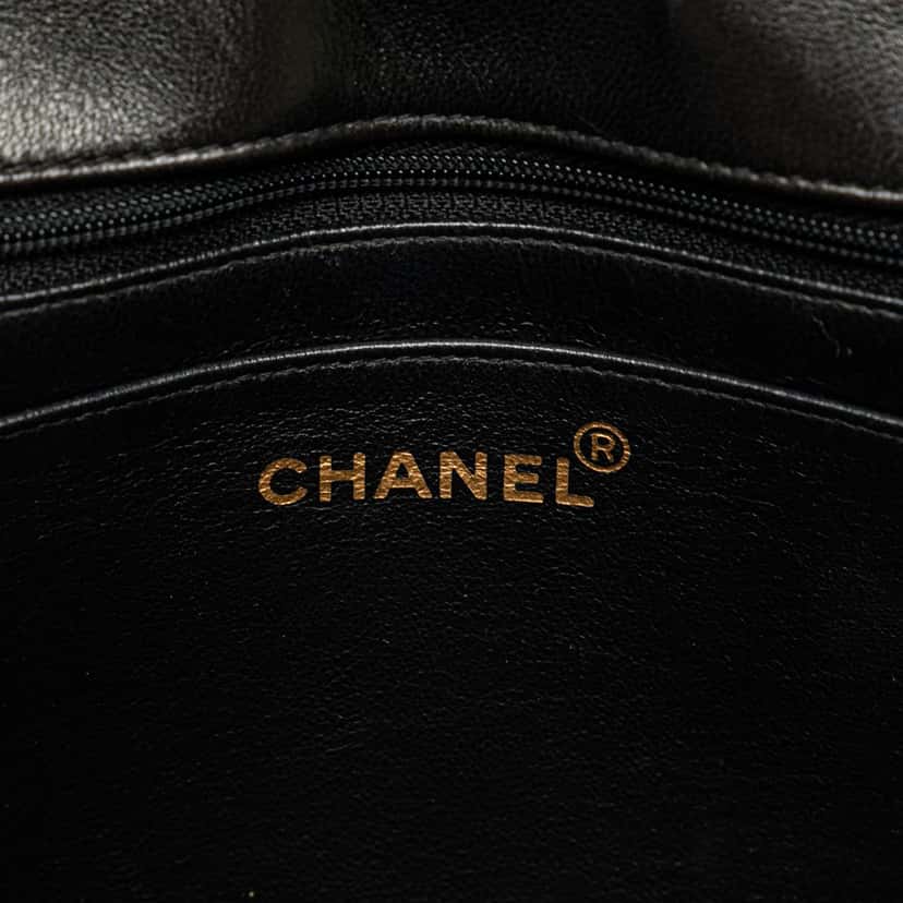 Chanel Medium CC Quilted Lambskin Border Single Flap Black Leather Good condition - Box View