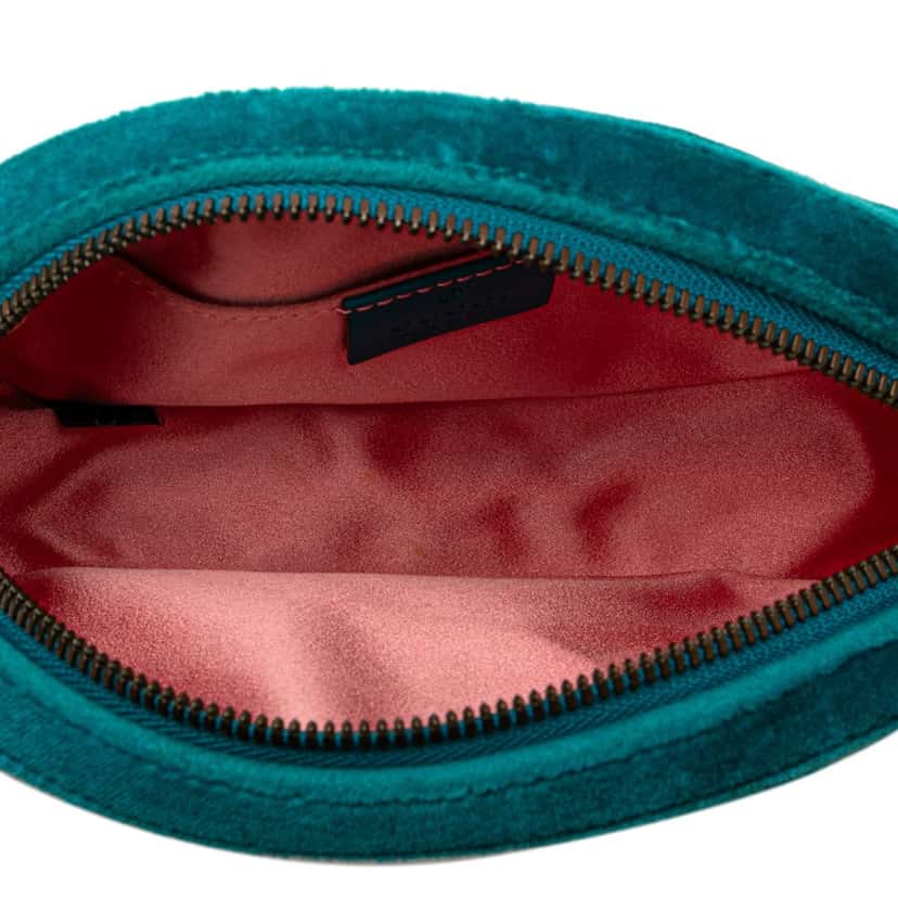 Gucci GG Marmont Velvet Matelasse Belt Bag Blue Velvet Good condition - Model View