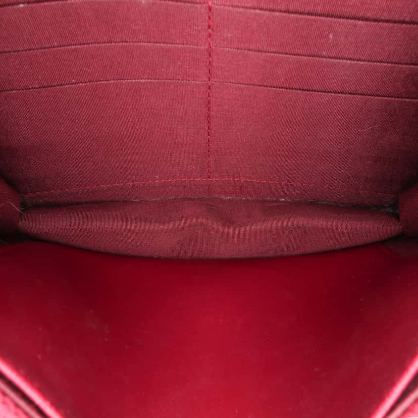 Chanel Stitched Goatskin Golden CC Wallet On Chain Red Leather Good condition - Model View
