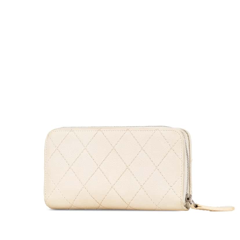 Chanel CC Quilted Caviar Zip Around Long Wallet White Leather Good condition - Back View