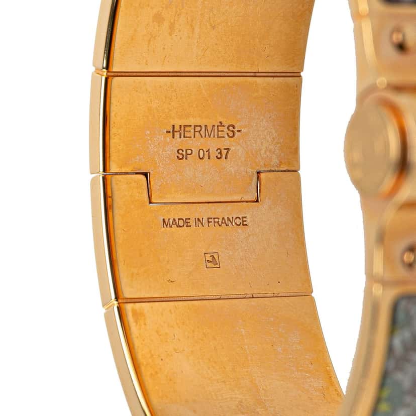 Hermès Wide Printed Enamel Coup de Fouet Au Bloc Hinged Bracelet PM White Good condition - Model View