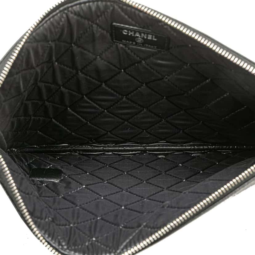 Chanel Medium Caviar Deauville Studded O Case Clutch Black Leather Good condition - Model View